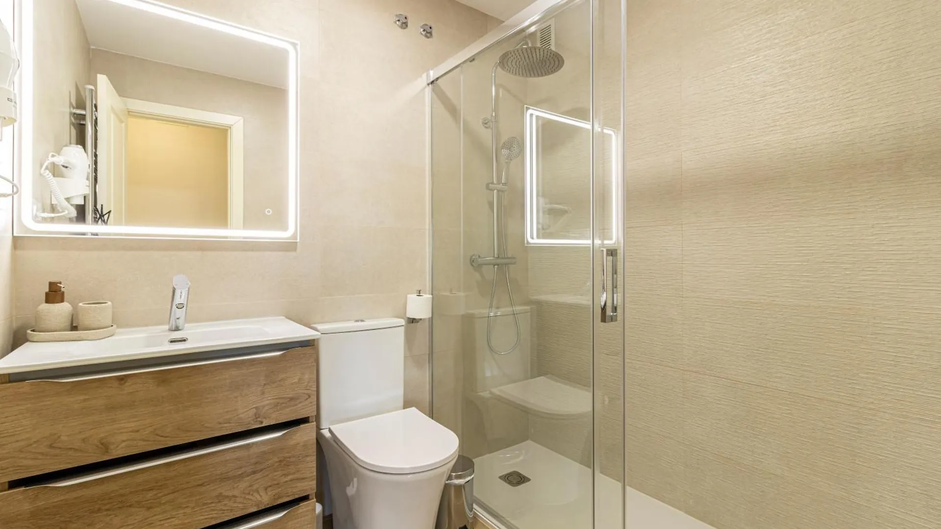 Allo Apartments Europa II 4 Habitaciones-Piscina-Padel-Parking Jerez de la Frontera