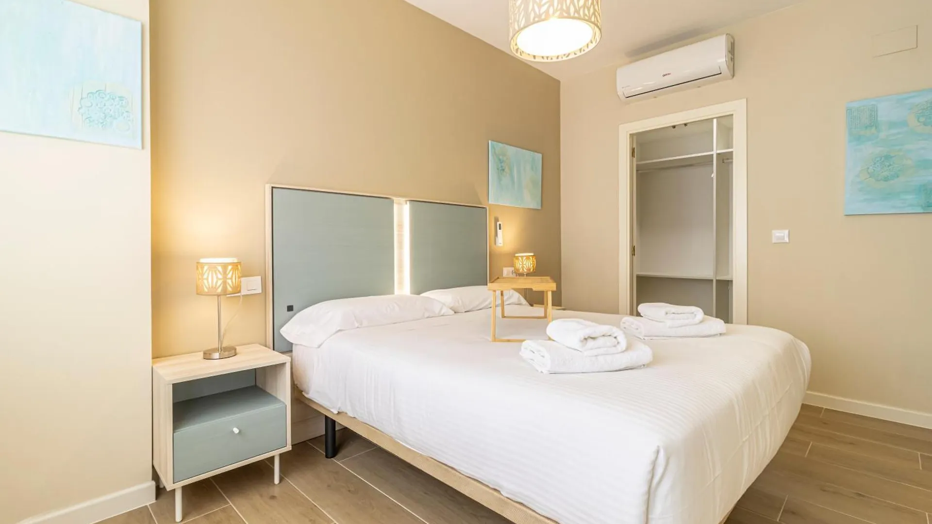 Allo Apartments Europa II 4 Habitaciones-Piscina-Padel-Parking Jerez de la Frontera 0*,  Spain